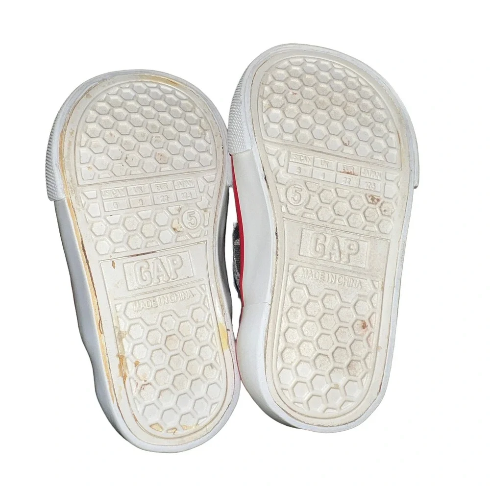 Gap‎ Grey Area Camo Print Shark Shoes Sneakers Toddler 5 Gray Red Slip On